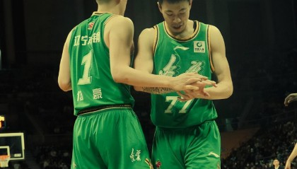 付豪答应球迷尽量不离队!张镇麟搭王哲林便车很正常,辽篮不离不弃